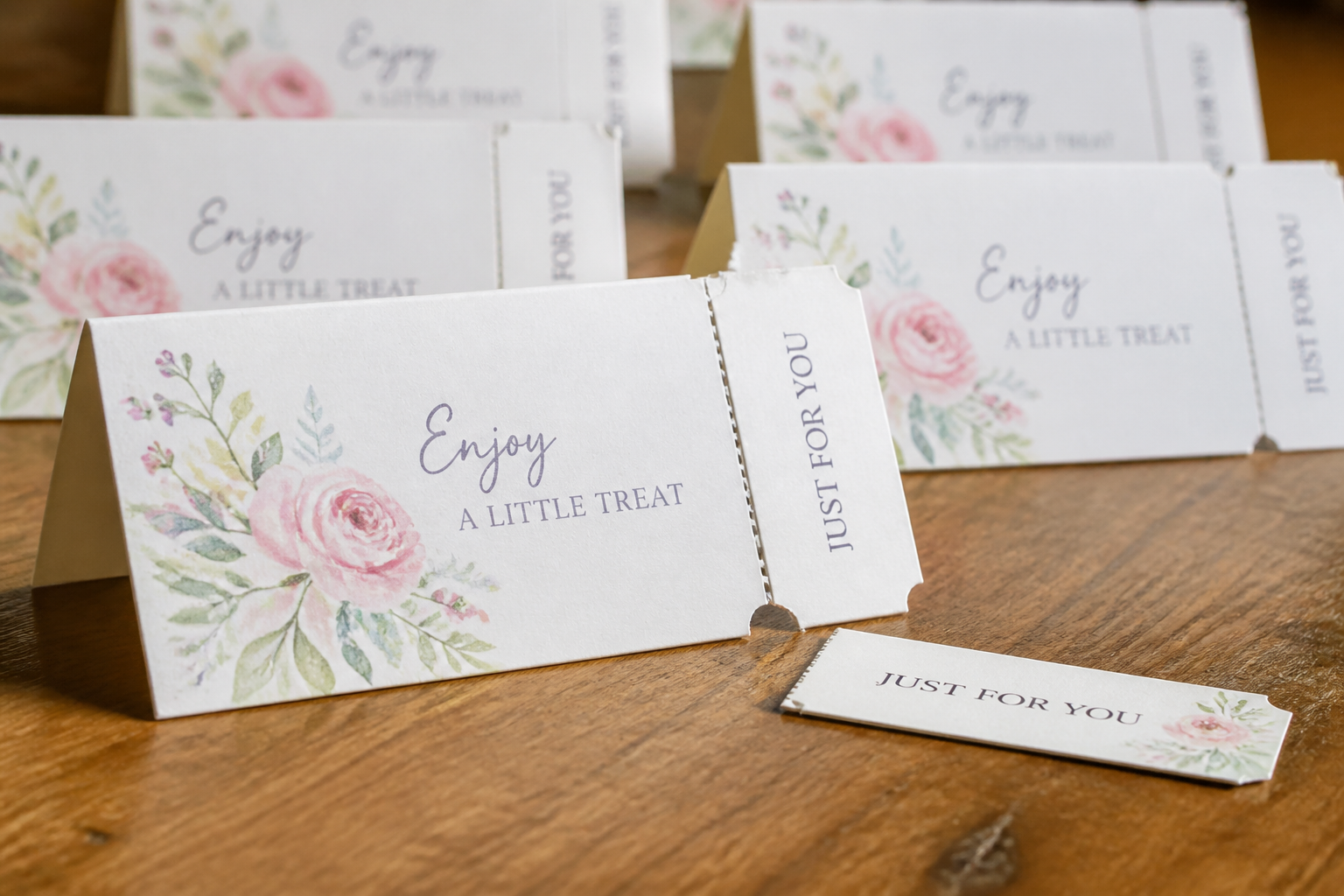 Illustrated Perforated Cardstock Tent Cards project preview